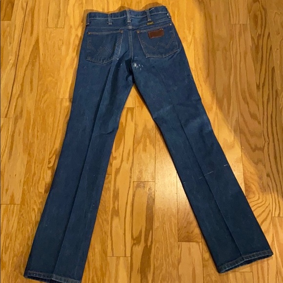 Vintage Distressed high Rise Cowboy Cut Wrangler - Picture 5 of 14